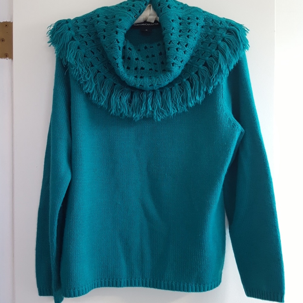 Vintage loose turtle neck with tassels